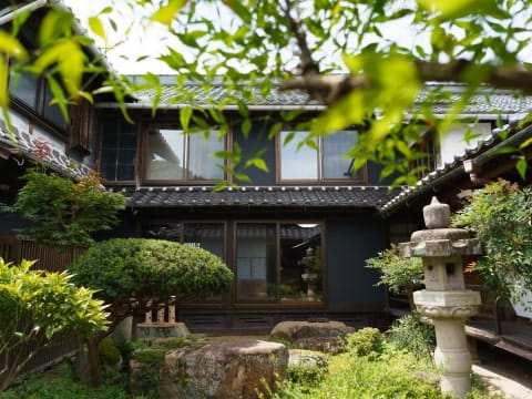どの方角から眺めても美しい、日本らしい風景が凝縮された中庭。